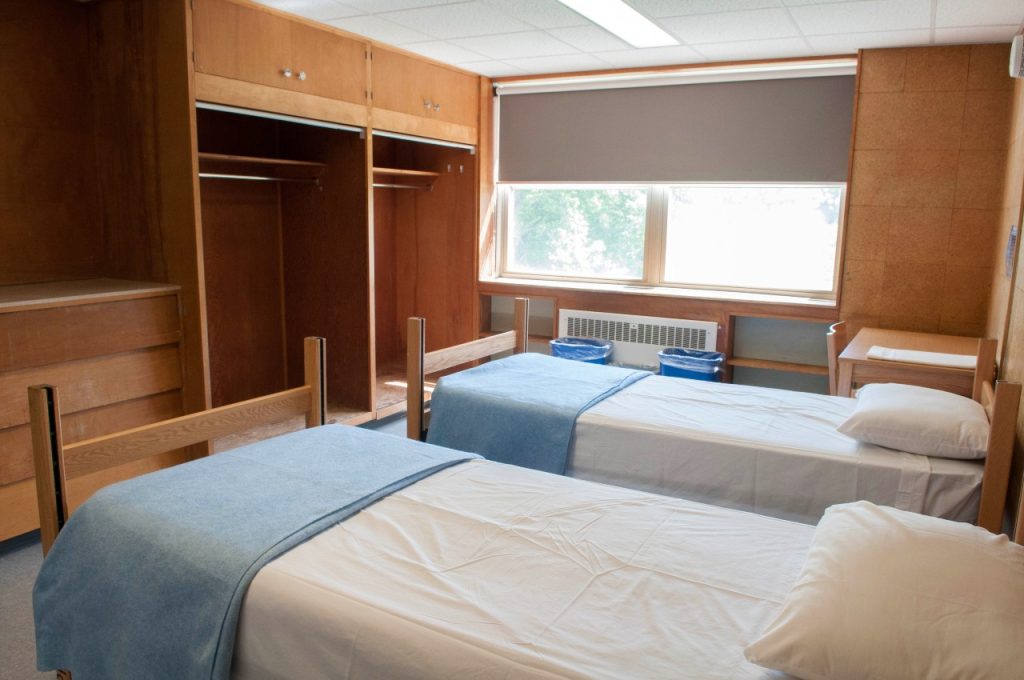 Hart Hall 4th floor double room facing window & closets