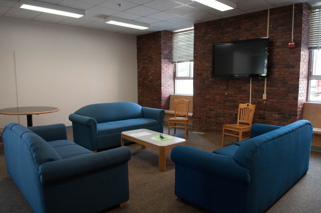 Knox Hall entertainment lounge