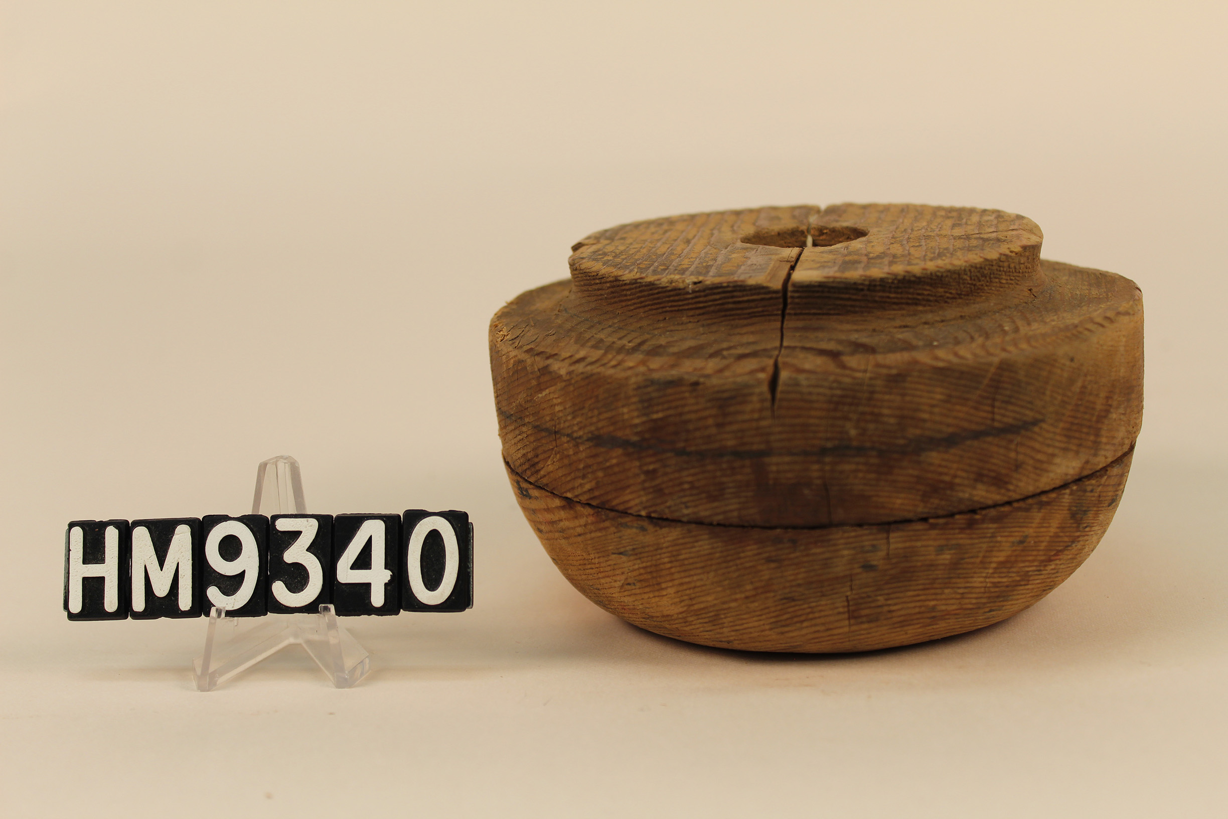 Image of a basket mold used to weave bowl-shaped baskets.