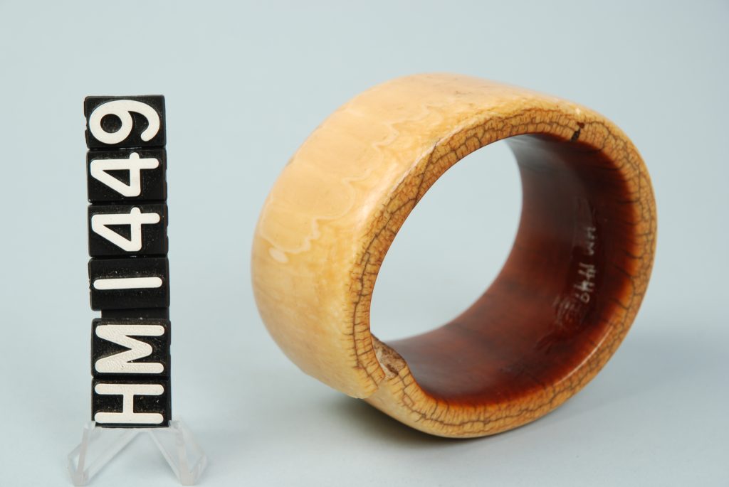 Image of bangle made of ivory.