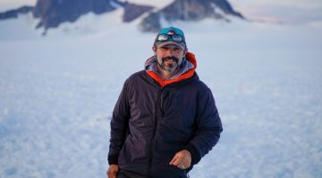 A photo of Seth Campbell