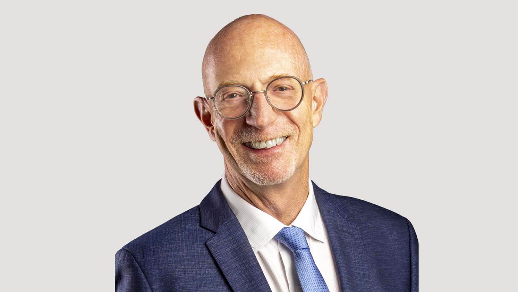 A portrait of Graham Carr