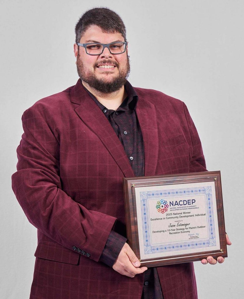 A portrait of Jason Entsminger