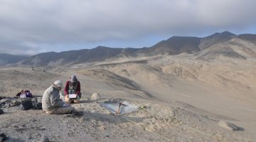 Dan Sandweiss and Emily Blackwood at the Ostra Collecting Site in Peru.