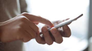 picture of hand with phone