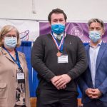 Photo Receiving award Student Symposium 2022 award ceremony