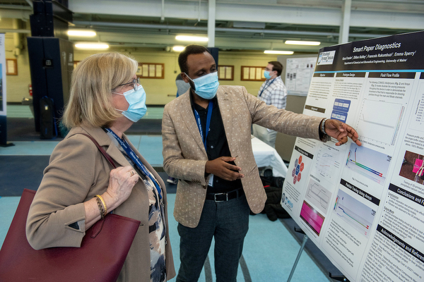 Photo of Presentation at Student Symposium 2022